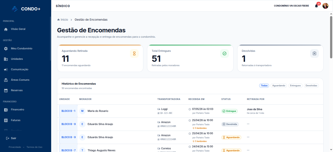 Tela de encomendas com lista de pacotes e status